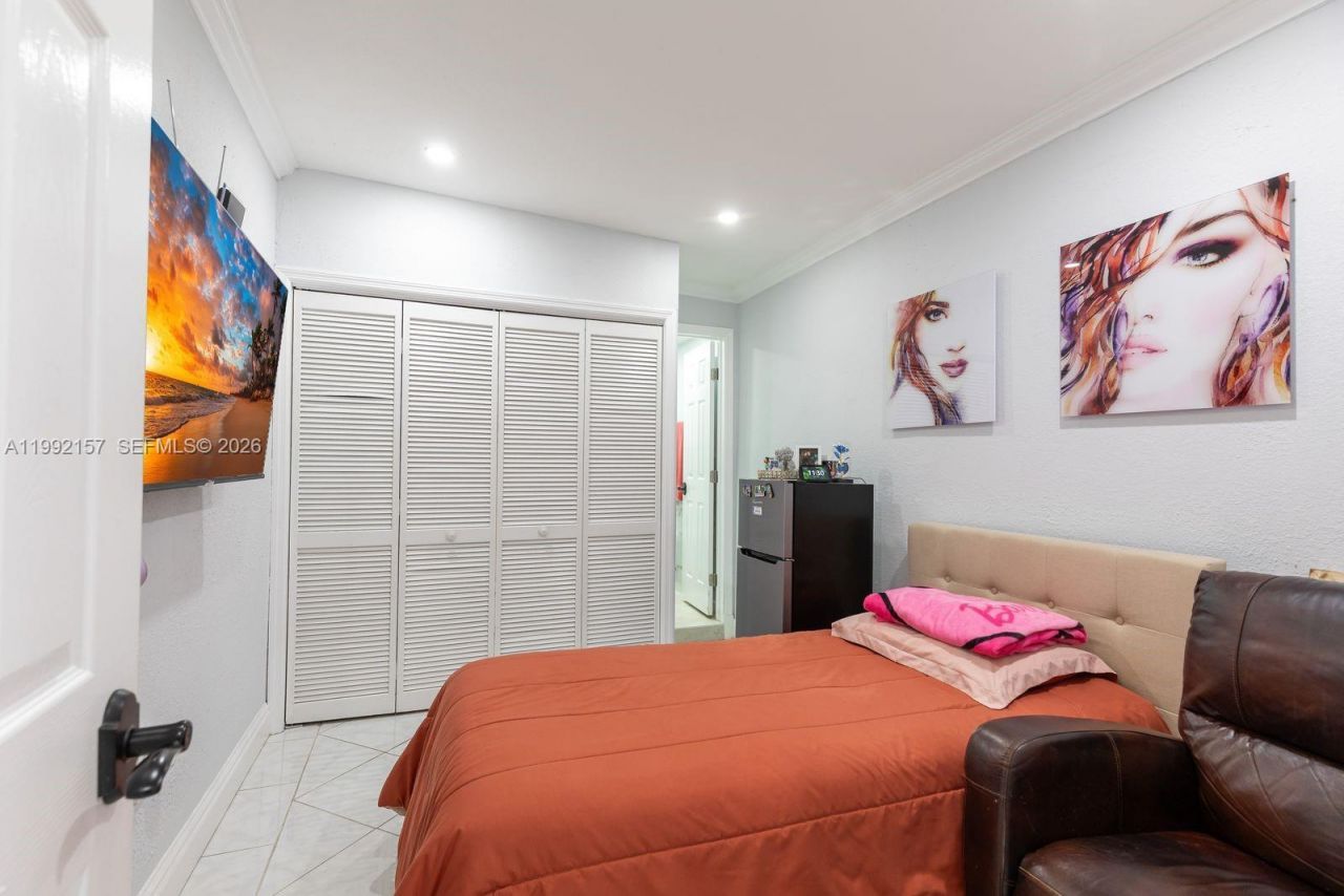 1261 W 43rd Pl, Hialeah, FL 33012 Photo