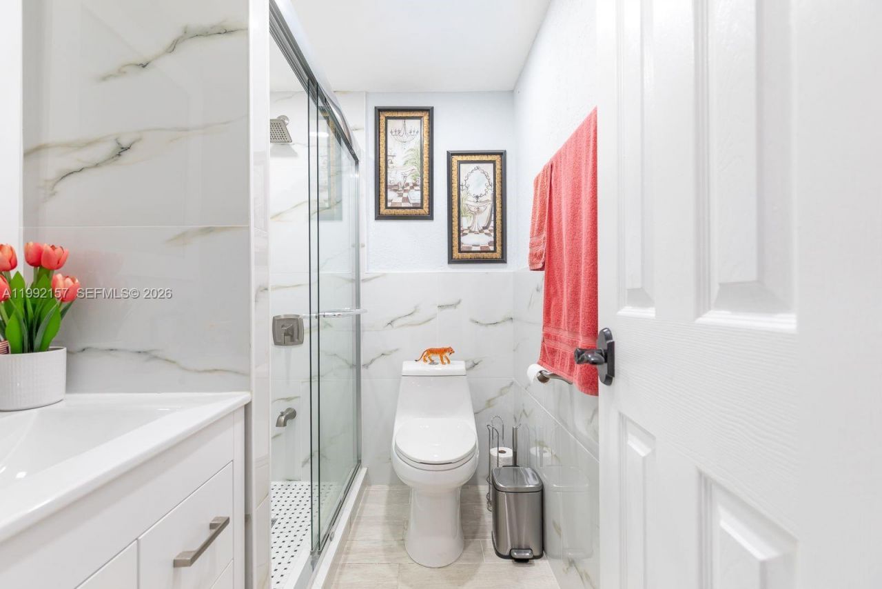 1261 W 43rd Pl, Hialeah, FL 33012 Photo