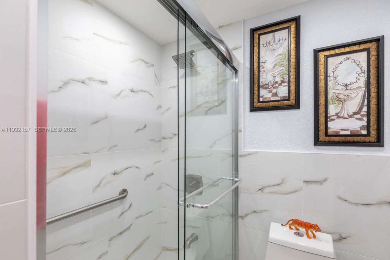 1261 W 43rd Pl, Hialeah, FL 33012 Photo