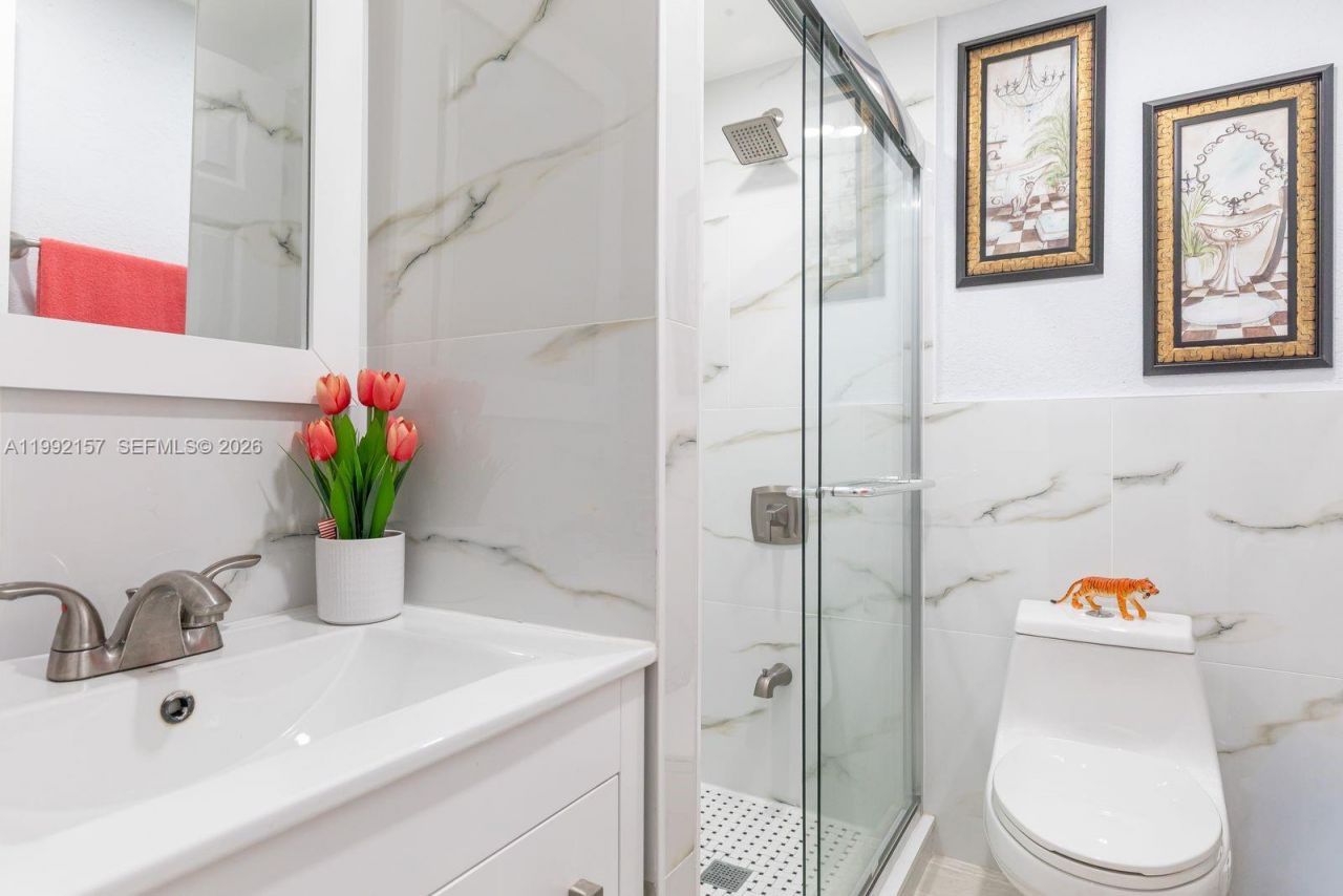 1261 W 43rd Pl, Hialeah, FL 33012 Photo