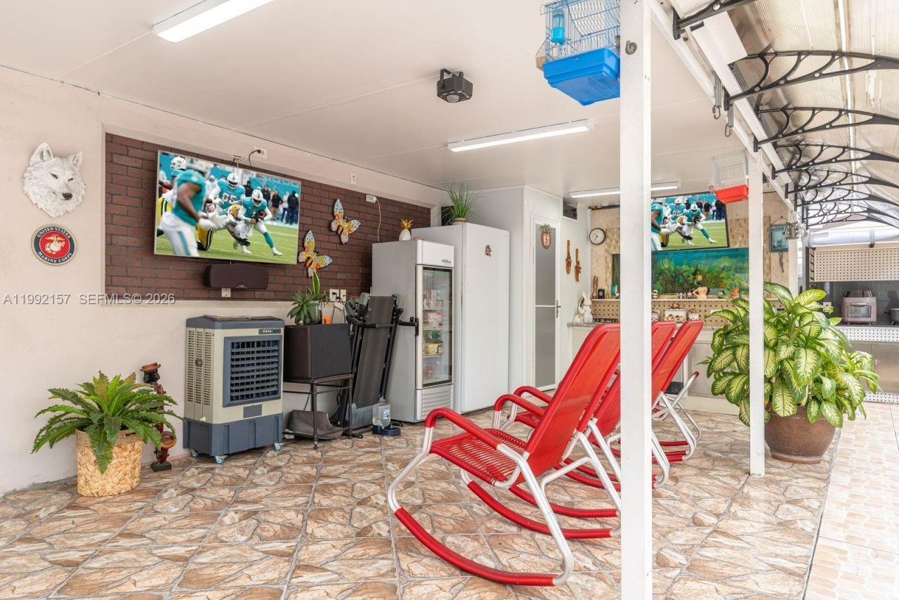 1261 W 43rd Pl, Hialeah, FL 33012 Photo