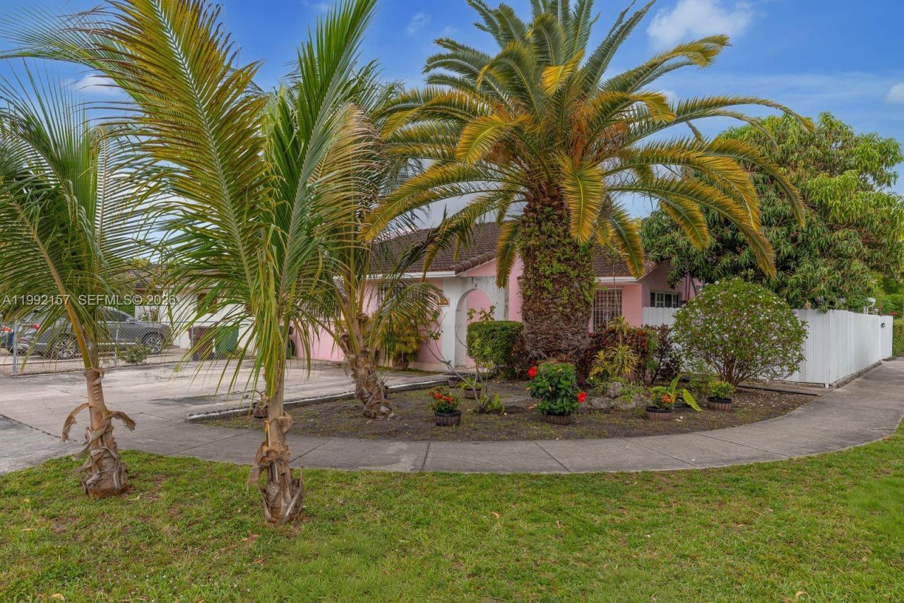 1261 W 43rd Pl, Hialeah, FL 33012 Photo