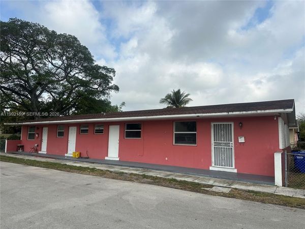 16800 NE 4th Ct , North Miami Beach, FL 33162