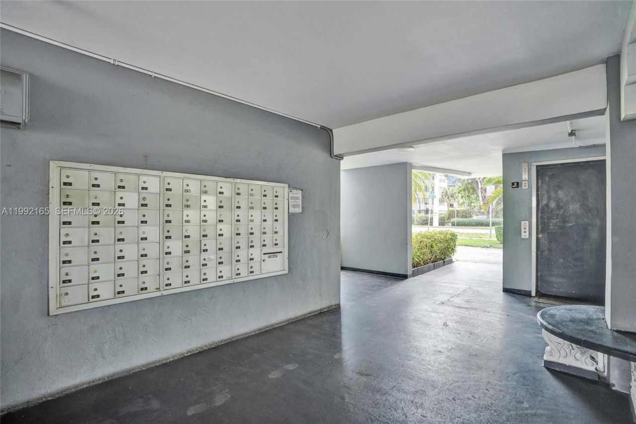 1601 NE 191 St , Unit B112, Miami, FL 33179 Photo