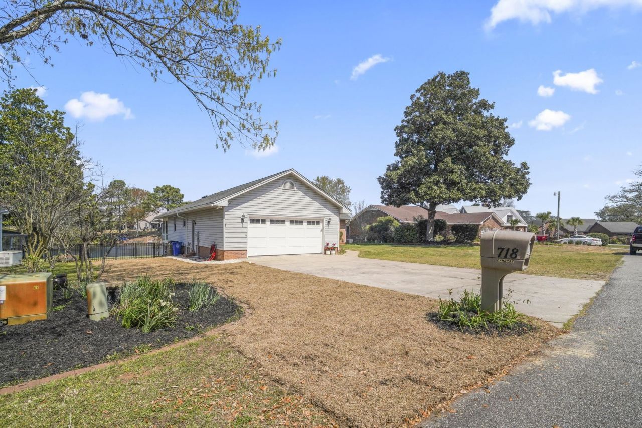 718 7th Ave. N Photo 4