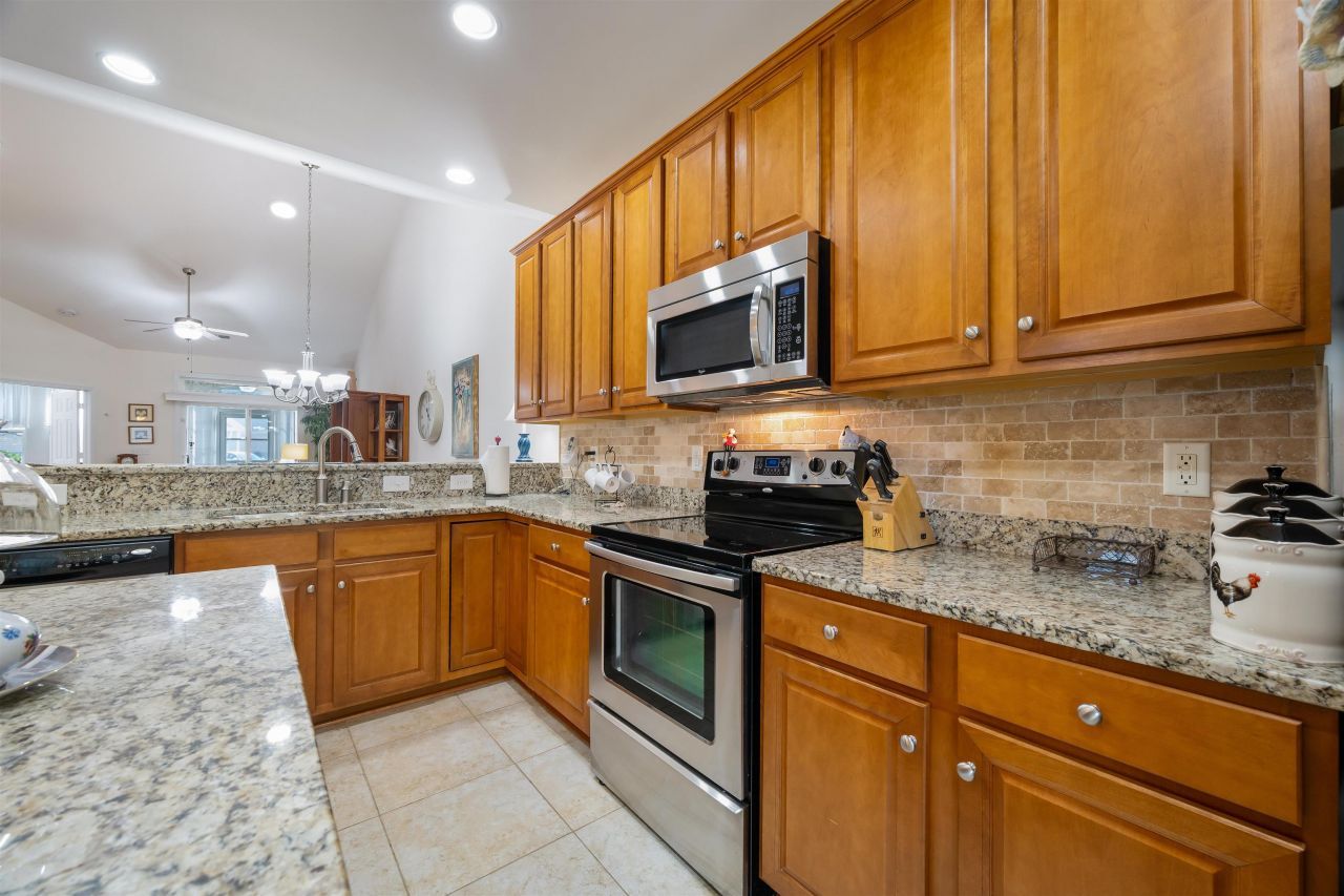 1606 Palmina Loop Photo 11