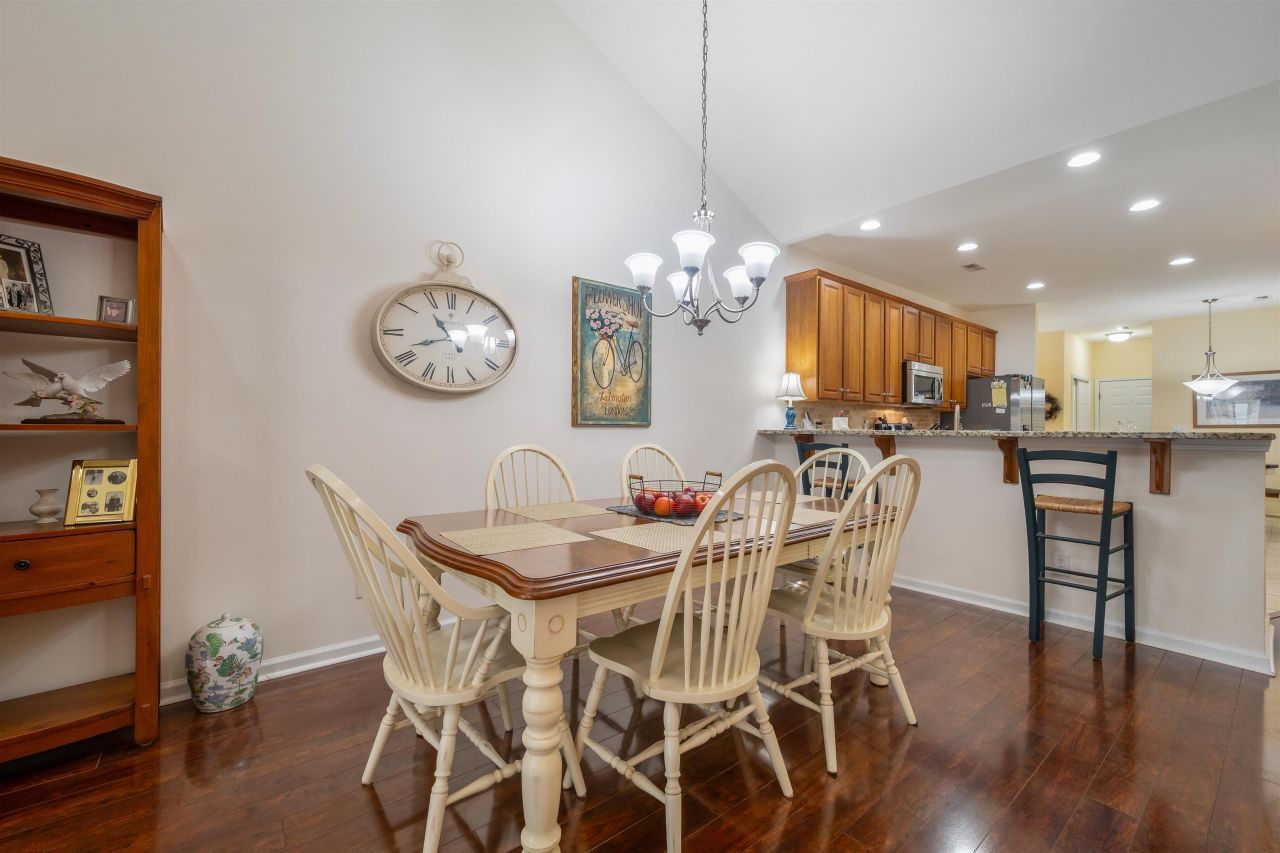 1606 Palmina Loop Photo 17