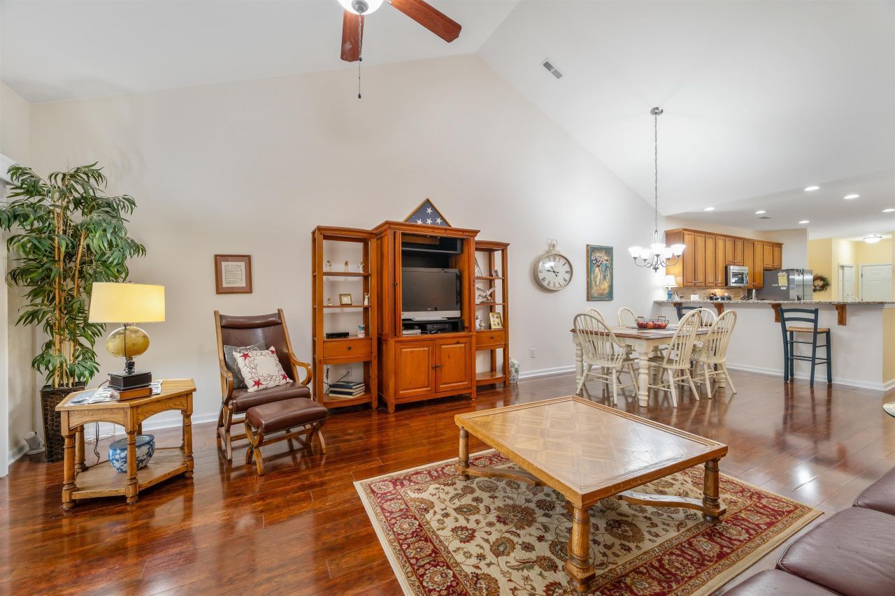 1606 Palmina Loop Photo 20