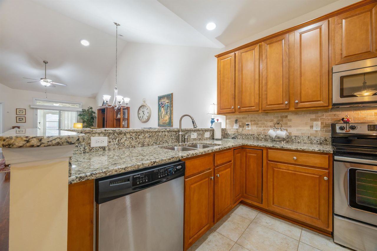 1606 Palmina Loop Photo 8