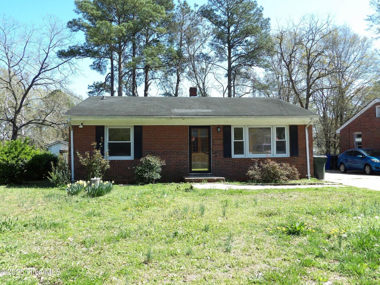 1113 Woodrow Street S, Wilson, NC 27893 Main Photo