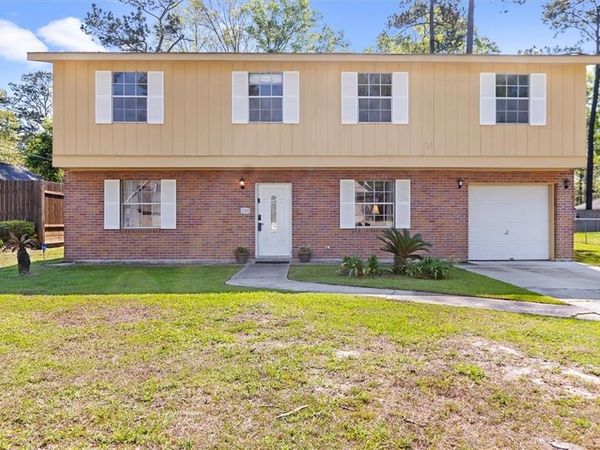 220 CHESTNUT Street, Mandeville, LA 70471