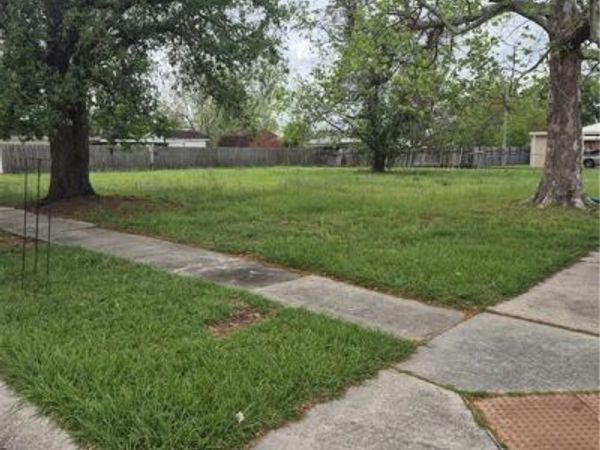 2 JO ANN Court , Violet, LA 70092