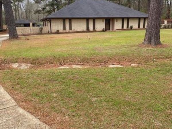 7985 N Lakeshore Drive, Shreveport, LA 71107