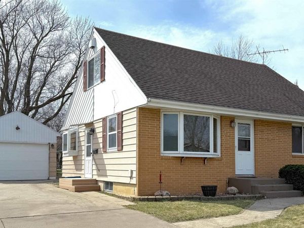 99 Mission Drive, Mason City, IA 50401