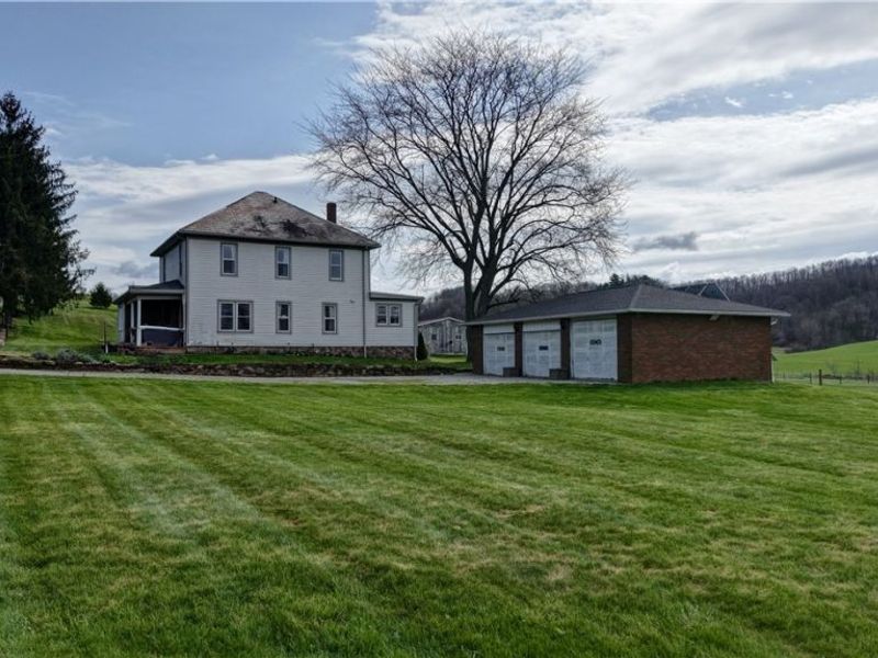 7506 Roy Andrews Road NW, New Philadelphia, OH 44663 Photo 2