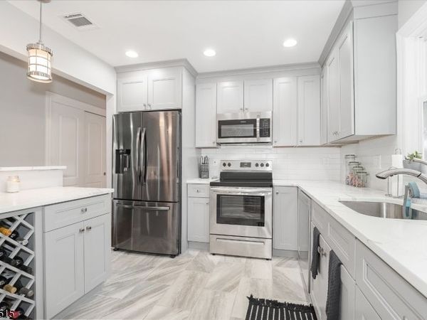 506 Durban Ave, Hopatcong, NJ 07843