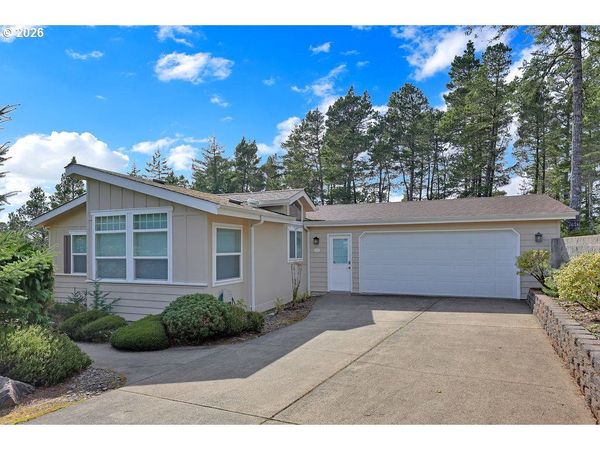 301 MANZANITA DR, Florence, OR 97439