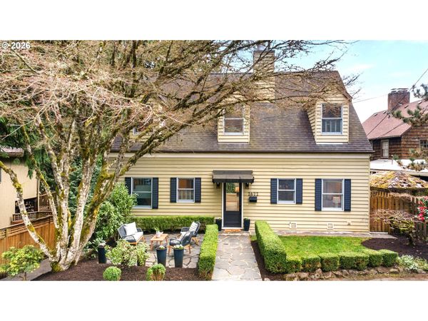 2622 SW DAVENPORT CT, Portland, OR 97201