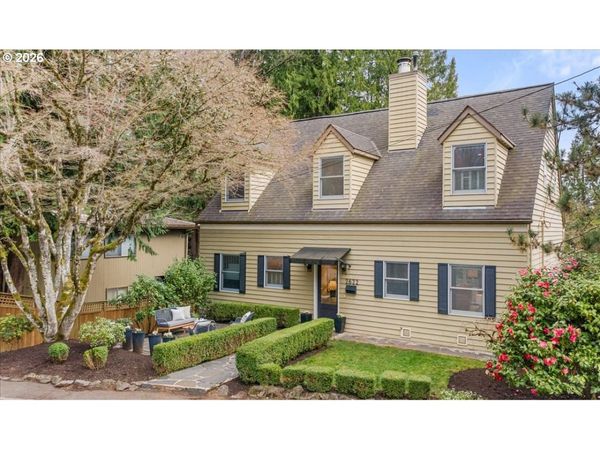2622 SW DAVENPORT CT, Portland, OR 97201