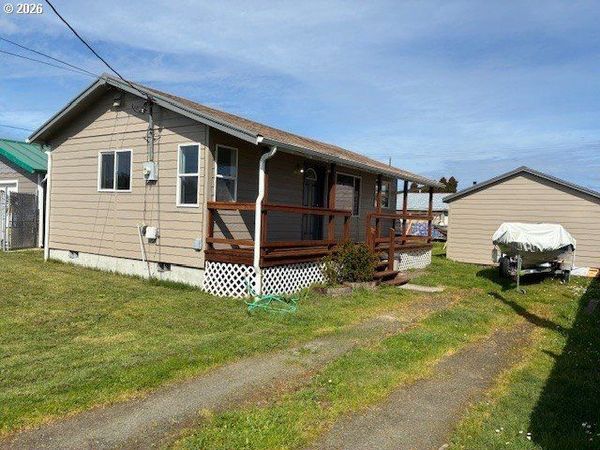 130 N 7TH ST, Lakeside, OR 97449