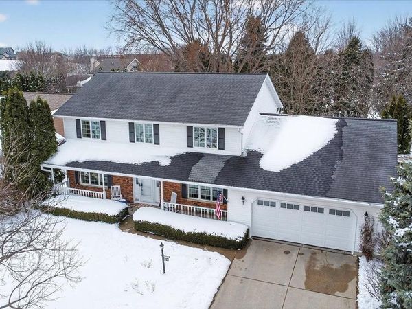 1025 Pasadena Parkway, Waunakee, WI 53597