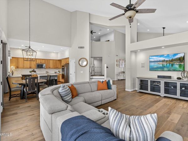 781 E CAPRICORN Way, Chandler, AZ 85249