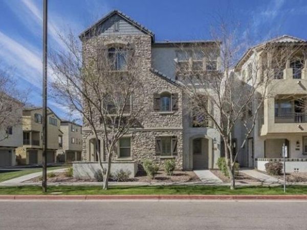 2673 S BALSAM Drive, Gilbert, AZ 85295