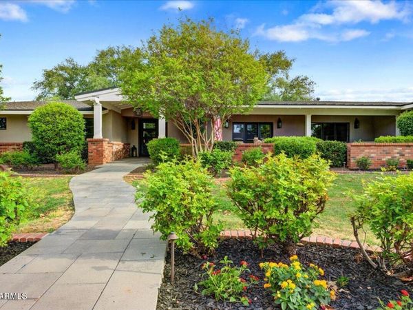 150 E WAGON WHEEL Drive, Phoenix, AZ 85020