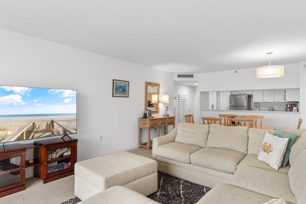 9820 Queensway Blvd.  Photo 11