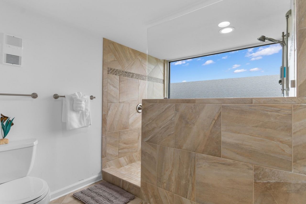 9820 Queensway Blvd.  Photo 23