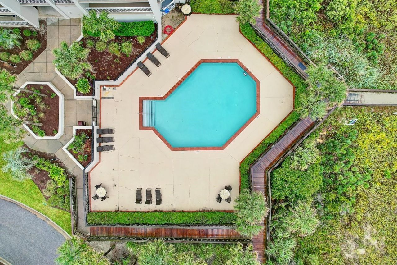 9820 Queensway Blvd.  Photo 37