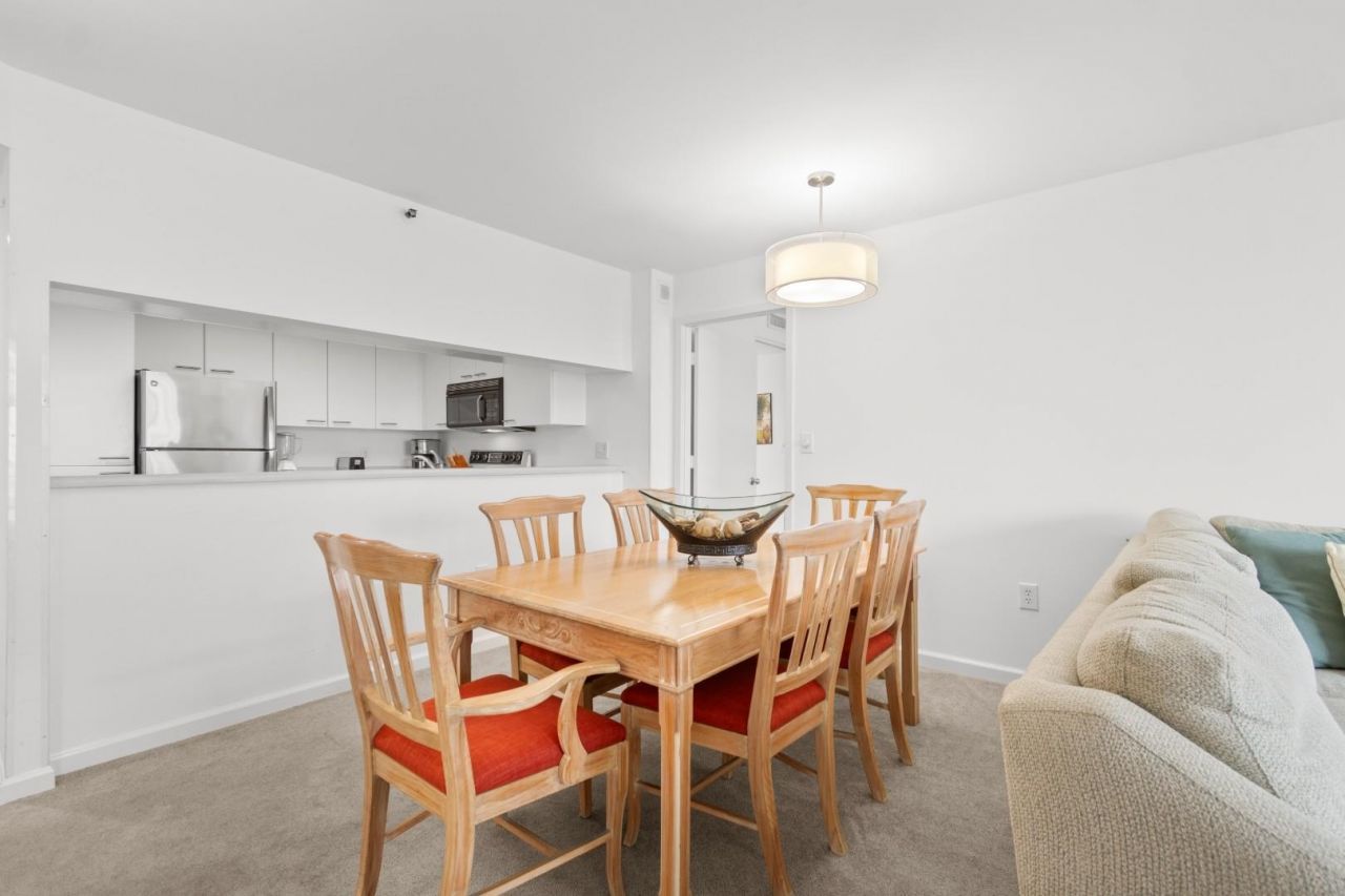 9820 Queensway Blvd.  Photo 9