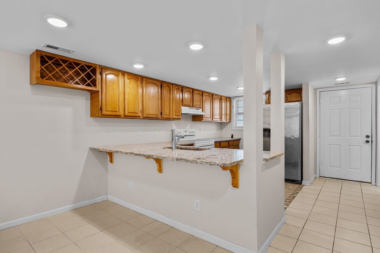 6703 Jefferson Pl.  Photo 8