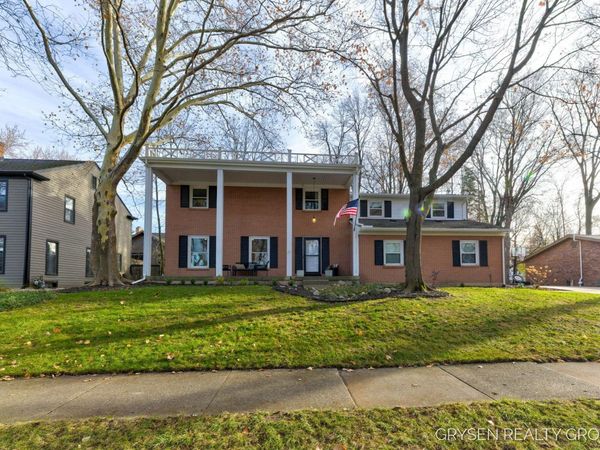 2735 Barfield Drive SE, Grand Rapids, MI 49546