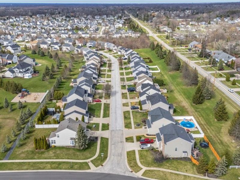 998 Woodfield Lane , Brunswick, OH 44212 Photo 10