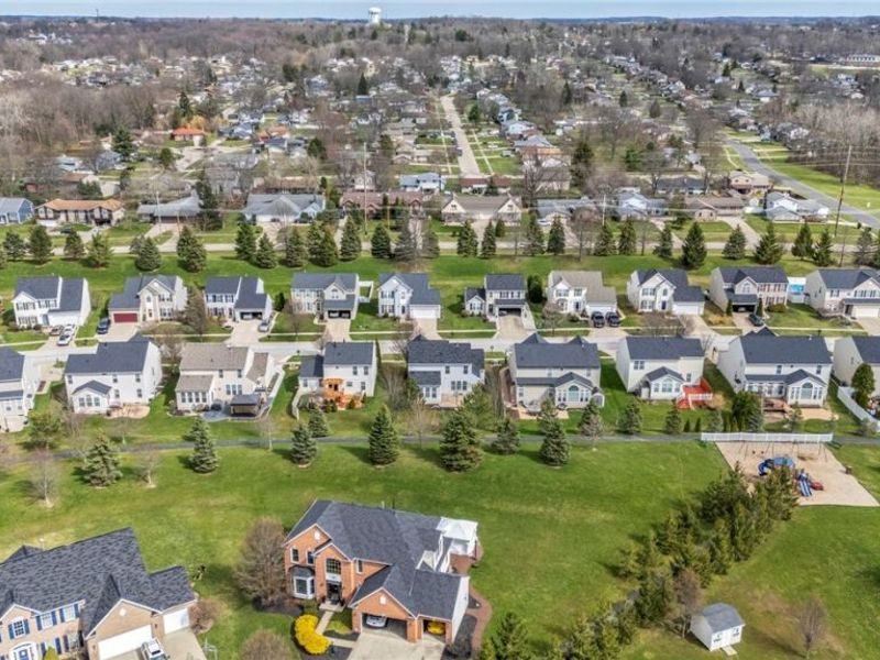 998 Woodfield Lane , Brunswick, OH 44212 Photo 11