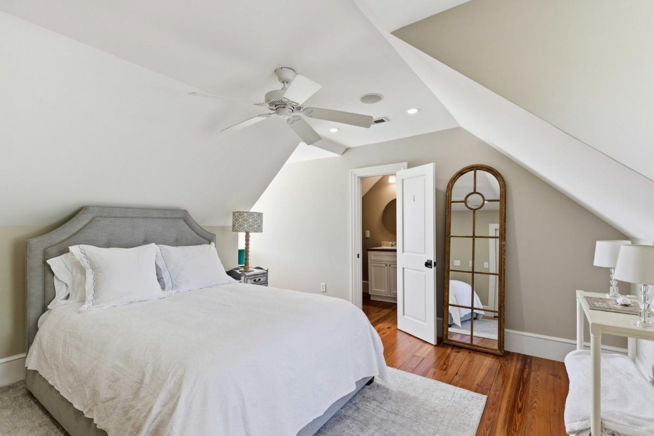 218 Venning Street Photo 32