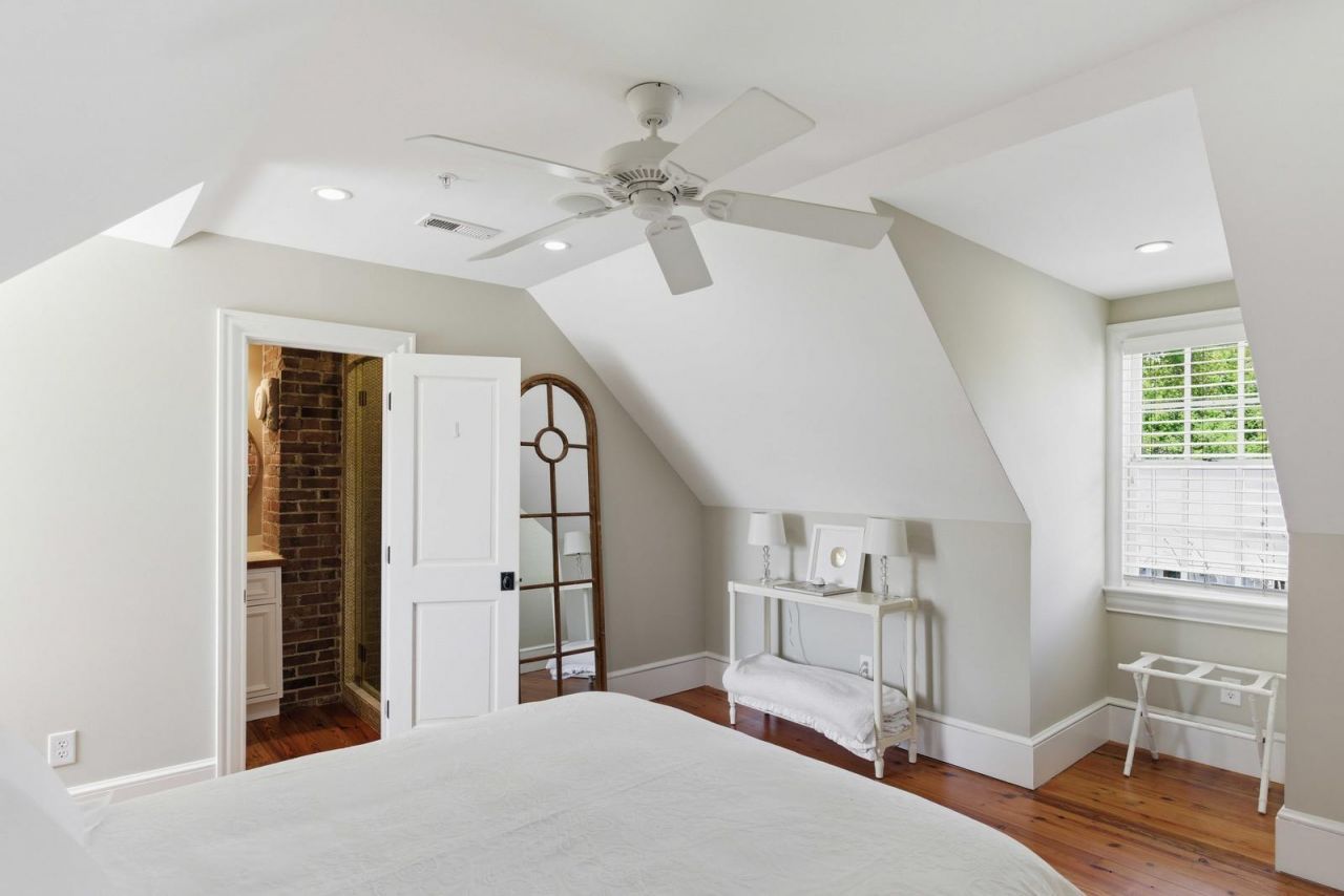 218 Venning Street Photo 33