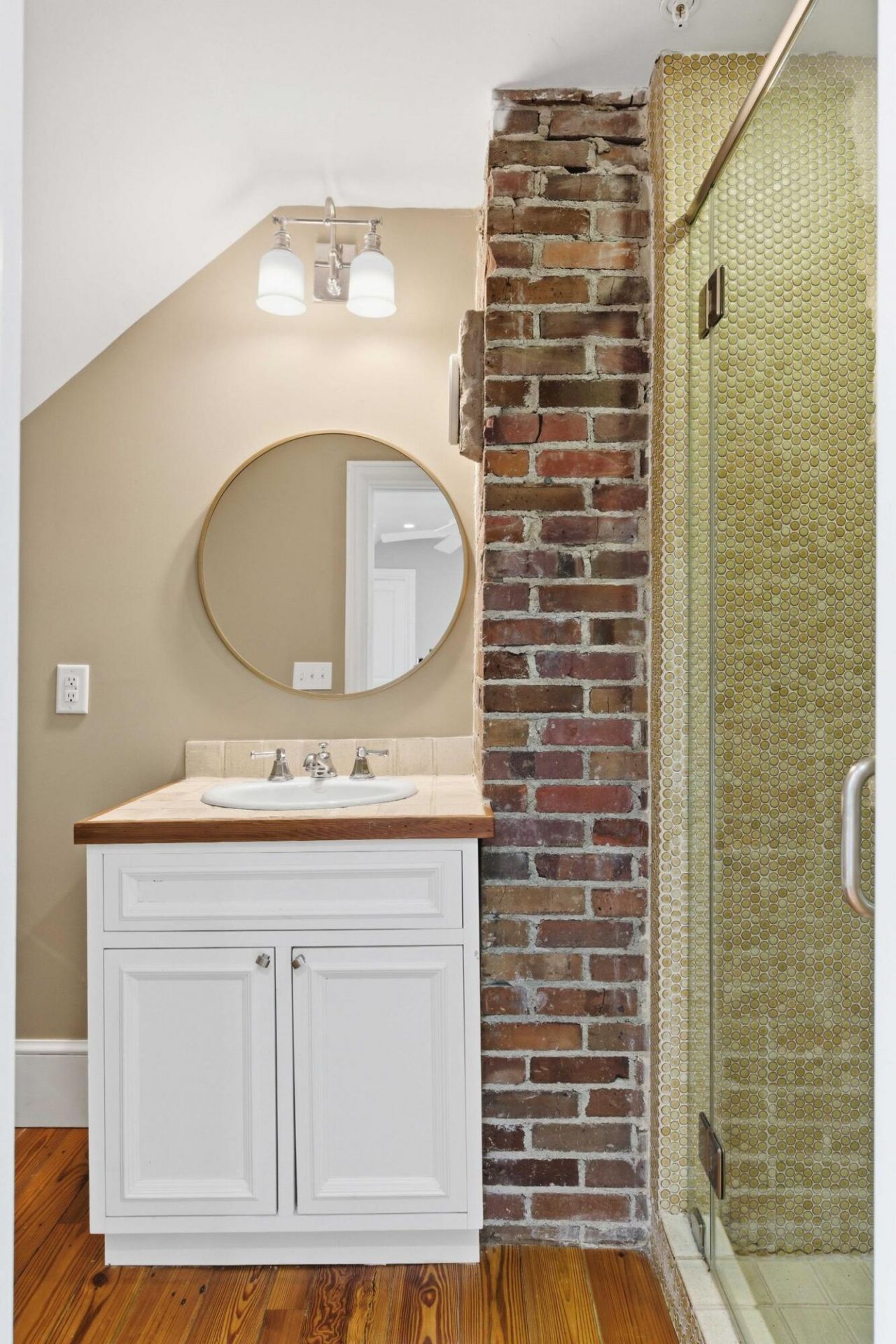 218 Venning Street Photo 35