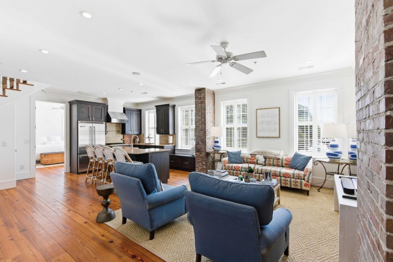 218 Venning Street Photo 4