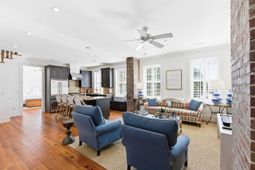 218 Venning Street photo 4