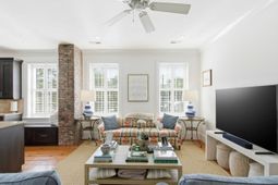 218 Venning Street photo 4