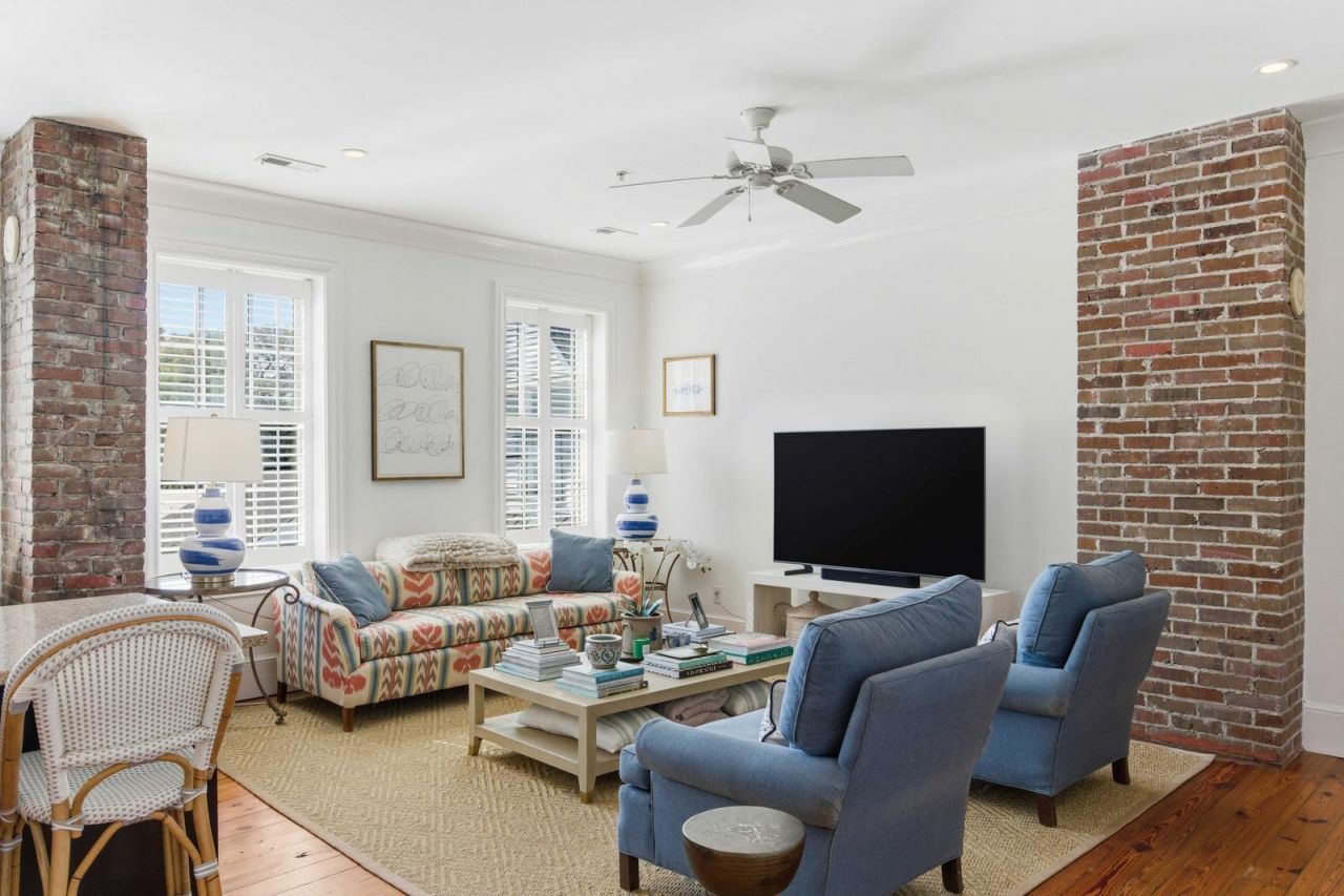 218 Venning Street Photo 6