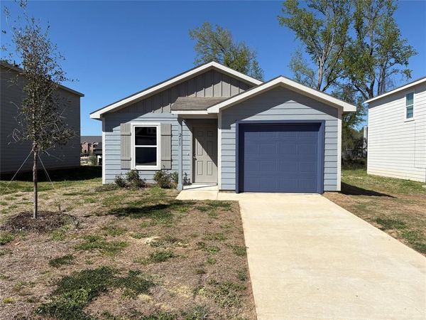 211 Blue Bird Ln, Mineola, TX 75773