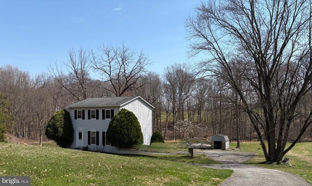 8 BRIAR CHASE ROAD, WEST GROVE, PA 19390