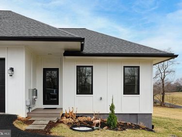 23443 UNIT A DOVER ROAD, MIDDLEBURG, VA 20117