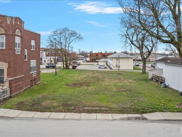 115 N WALNUT Street, Taylorville, IL 62568