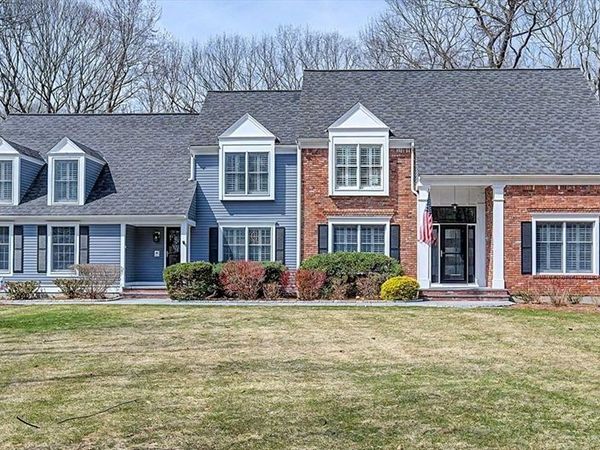 7 S Barn Rd, Hopkinton, MA 01748