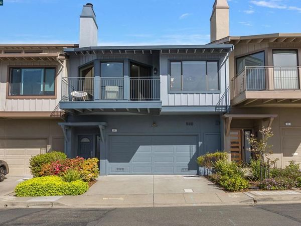 49 Starview Dr, Oakland, CA 94618