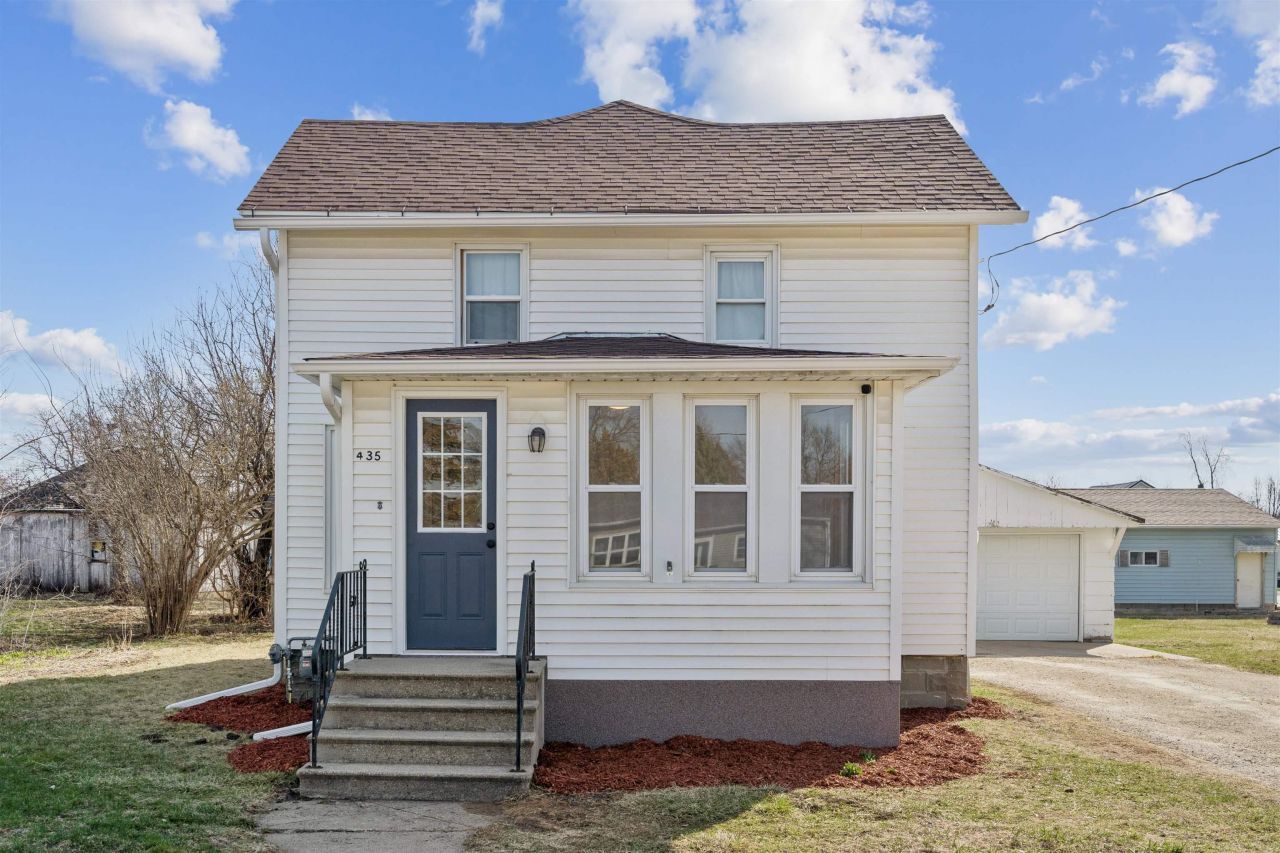 435 5th St, Jesup, IA 50648 Main Photo